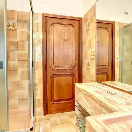 Aurelian Apartment
