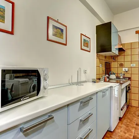Aurelian Apartment *